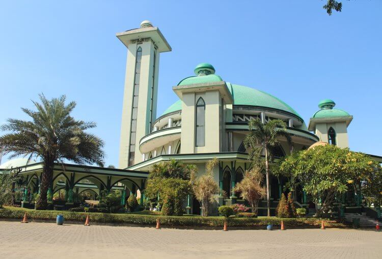 Masjid Al-Musannif Jl. Cemara Perum. Cemara Asri Sampali-Medan