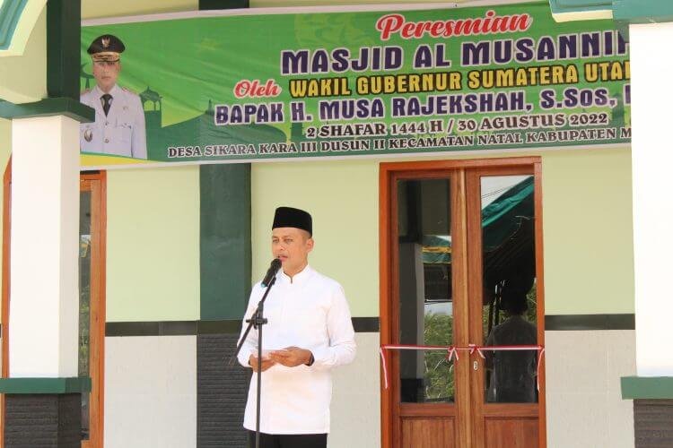 Wagubsu Meresmikan Masjid Al-Musannif Ke-28 Di Desa Sikara-kara III Mandailing Natal