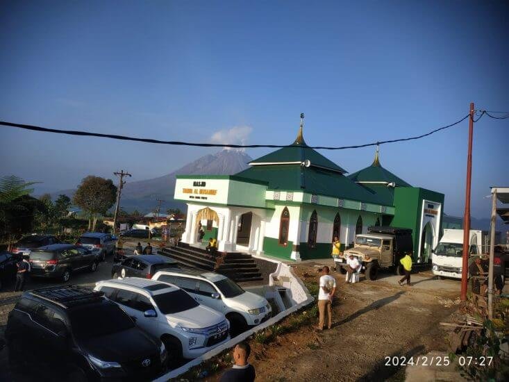 Masjid Al Musannif Telah Terbangun Di Kaki Gunung Sinabung.