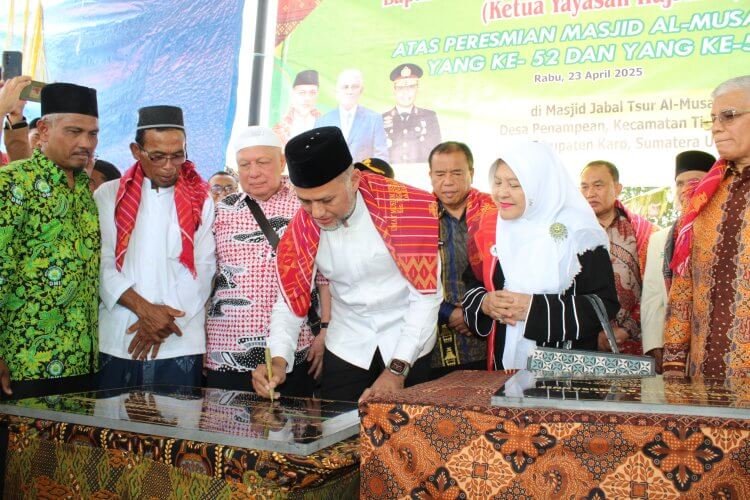 Masjid Al Musannif Ke-52 dan Ke-53 Diresmikan Bapak Dr. H. Musa Rajekshah, M.Hum
